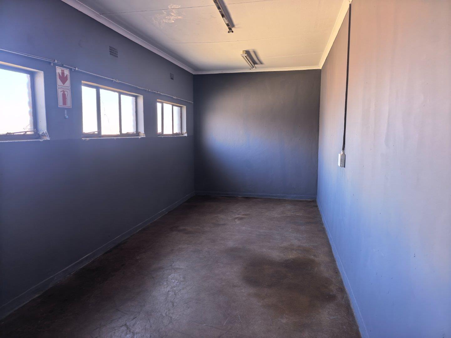 Industrial Property to Rent in Witbank Central