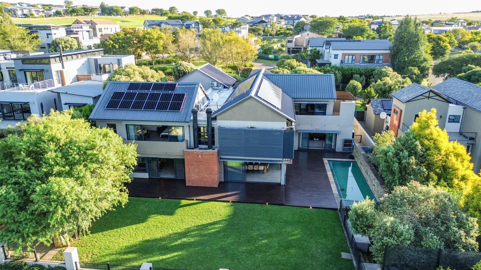 4 Bedroom House for sale in Copperleaf Estate - P24-117016081