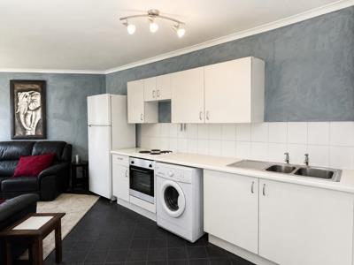 R 685 000