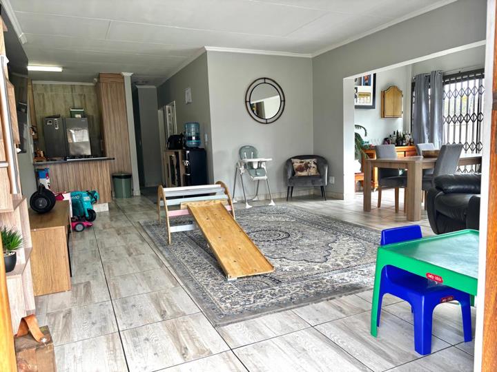 Listing number: P24-117444205, Image number: 2