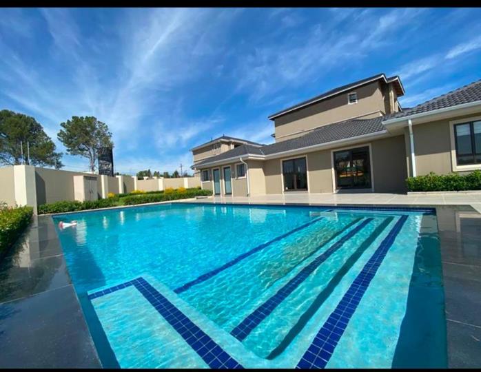 Listing number: P24-117444890, Image number: 2