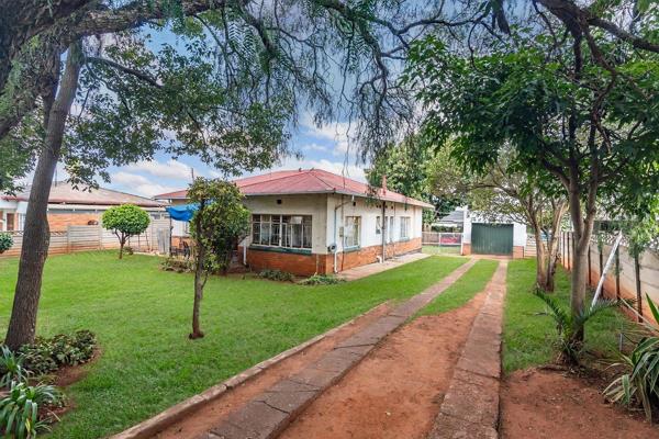 Exclusive Sole Mandate | Proudly Presented by 1 Nine 5 Properties

Opportunity knocks for buyers with vision. This generously ...