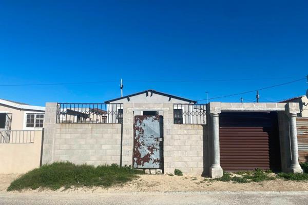 Discover a neat and welcoming two bedroom home nestled in Harare, Khayelitsha. This comfortable residence offers a practical layout ...