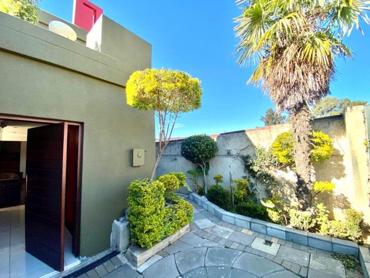 Listing number: P24-117452354, Image number: 2