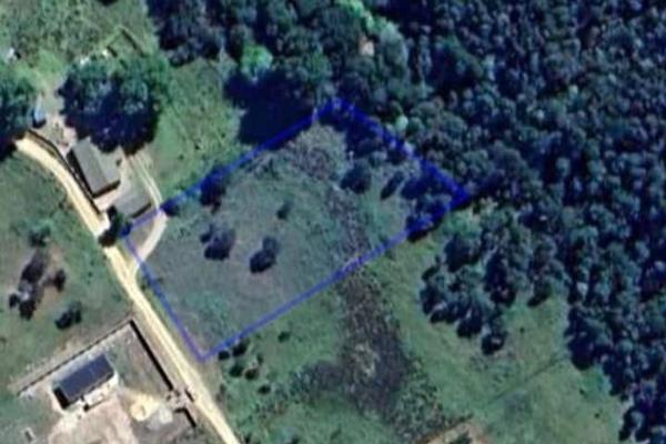 The plot is located close to Stutterheim High School, Town centre as well as the popluar Stutterheim Country Club. 

It has ...