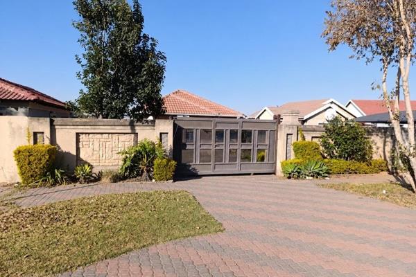 Situated in the popular suburb of Duvha Park, this full-title family home is ready to begin its next chapter with new owners.

Property ...