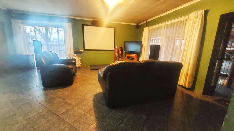 Listing number: P24-117456935, Image number: 3