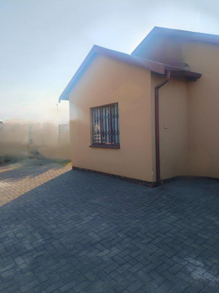 Listing number: P24-117456936, Image number: 1