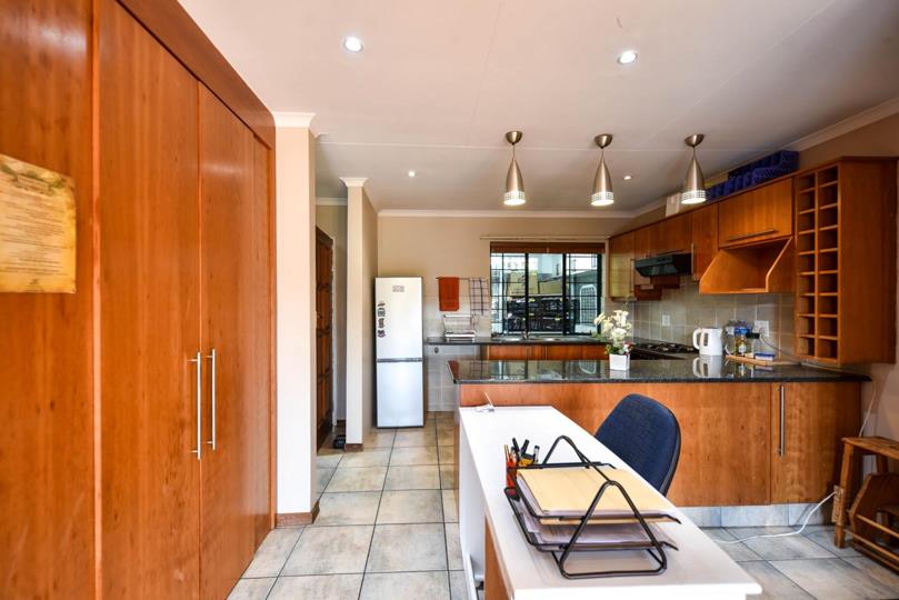 Listing number: P24-117457501, Image number: 3