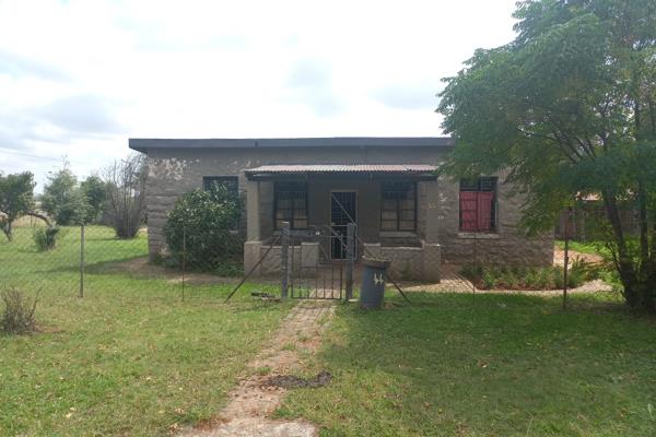 House with 2 bedrooms in Villiers, South Africa listed at R240,000