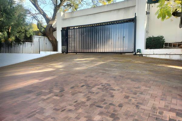 Stunning 5-Bedroom, 5-Bathroom Family Home with Breathtaking Views in Northcliff

Nestled in one of Northcliff's most sought-after locations, this exceptional 5-bedroom, 5-bathroom home offers luxurious living, breathtaking ...