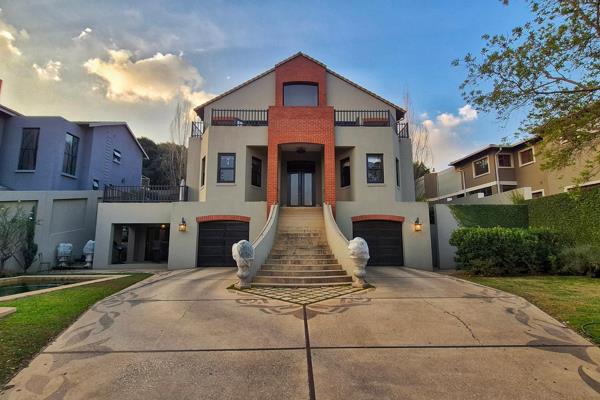 Sole mandate
Experience exceptional estate living in this magnificent 5-bedroom home nestled in the sought-after Xanadu Nature Estate. ...
