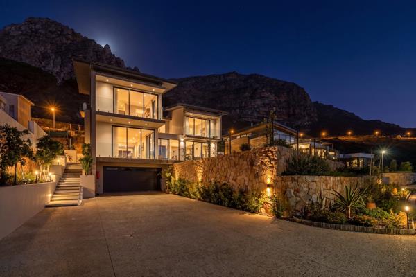 Set within the prestigious Stonehurst Mountain Estate, this exceptional new-build contemporary residence offers luxurious family living with spectacular views across the Constantia ...