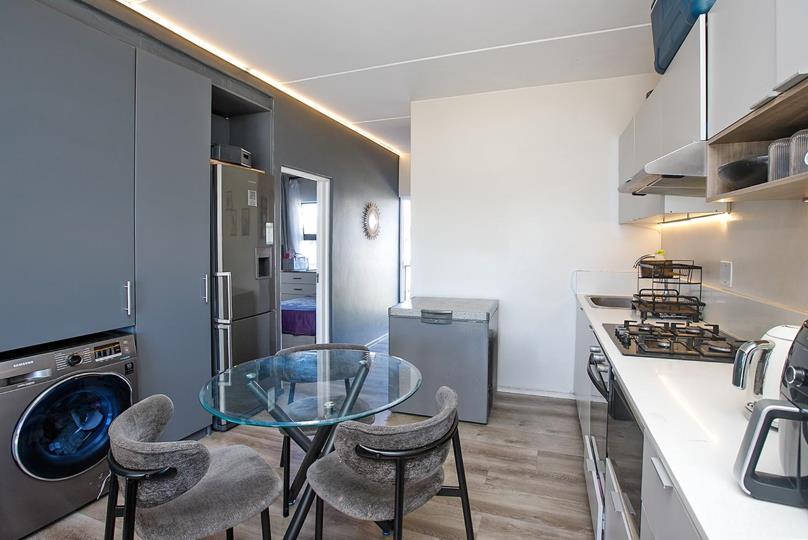 Listing number: P24-117461844, Image number: 2, dining / kitchen