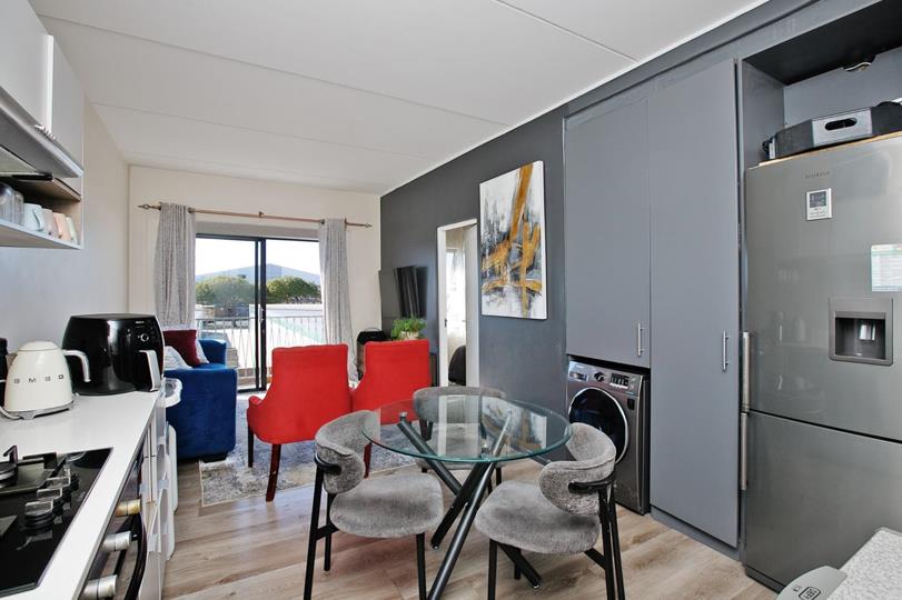Listing number: P24-117461844, Image number: 3, dining / kitchen