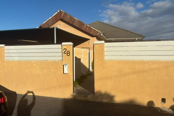 Every house has a story, and this well-positioned family home in the sought-after suburb of Avondale, Parow, is waiting for its next chapter to be written.

Offering solid ...