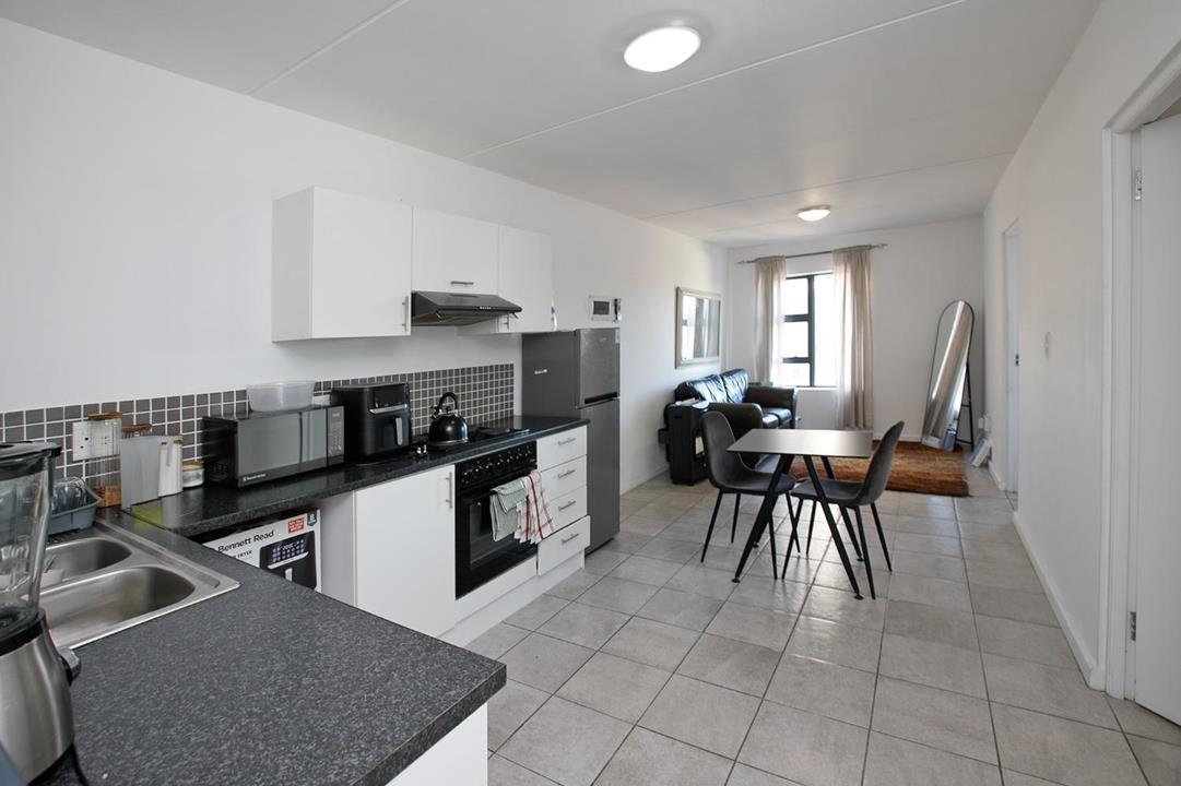 Listing number: P24-117485712, Image number: 1, kitchen / dining 