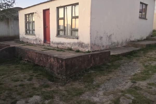 Don't miss this fantastic opportunity to own a home in a prime location in Mdantsane! 

Conveniently situated close to the main ...