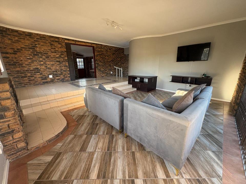 Listing number: P24-117492163, Image number: 1