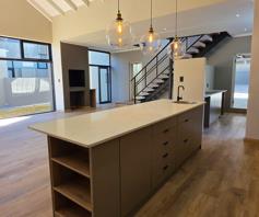 Townhouse for sale in Woodland Hills Bergendal