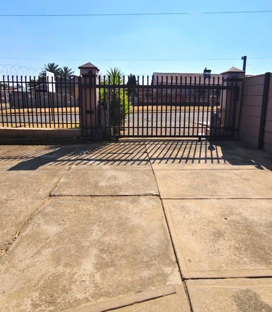 Listing number: P24-117496332, Image number: 3
