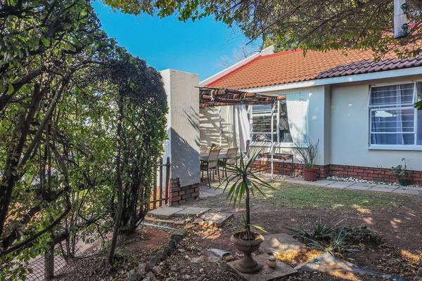 Welcome to tranquil living in this ideally situated complex in Magaliessig.

Experience ...