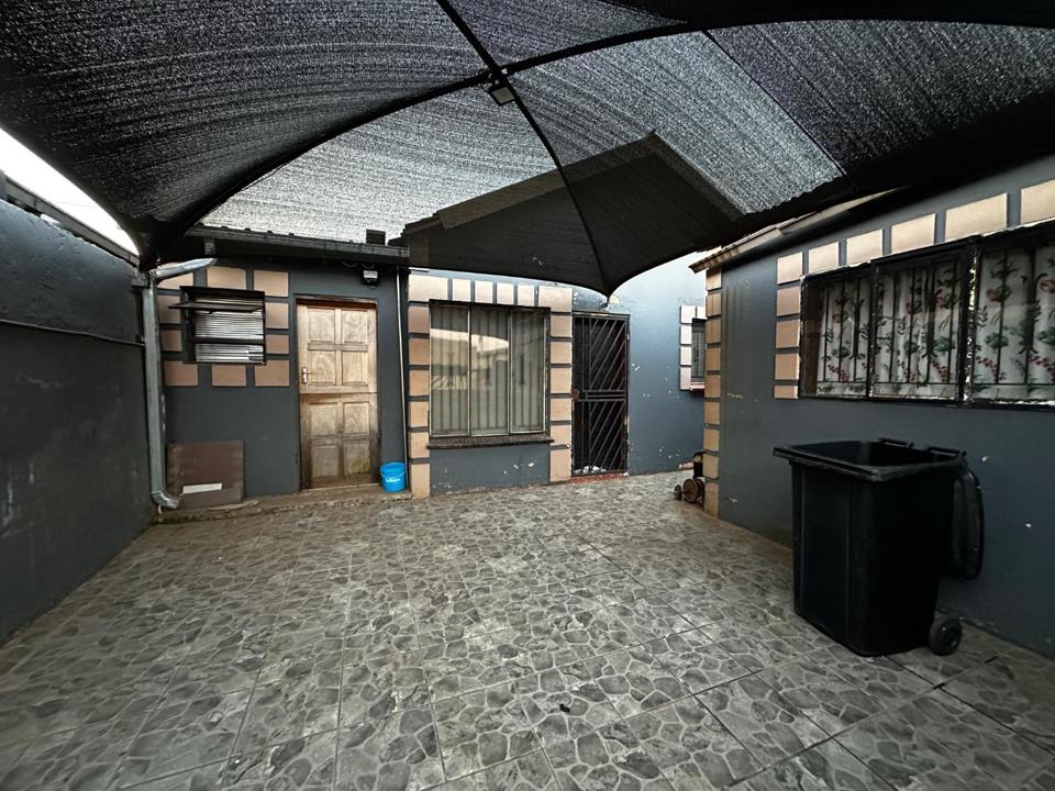 Listing number: P24-117498655, Image number: 1