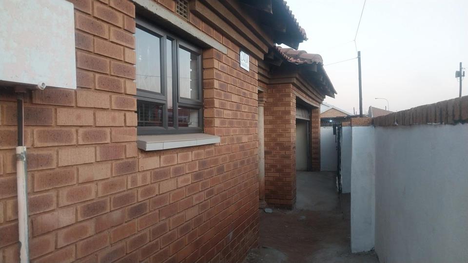 Listing number: P24-117499571, Image number: 2