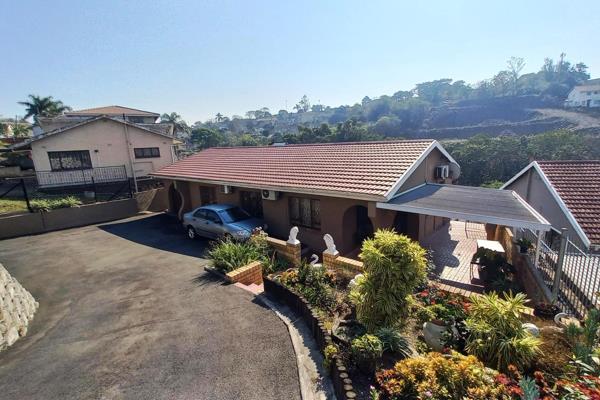 Discover this neat and well-maintained single-storey home, perfectly situated in the sought-after suburb of Southridge, Verulam. ...