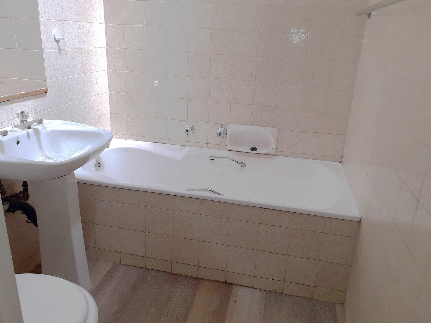 3 Bedroom Apartment / Flat to Rent in Model Park