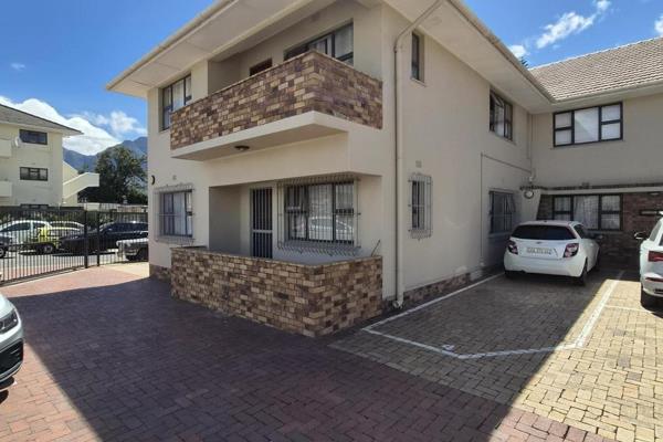 This studio apartment offers the perfect blend of comfort, convenience, and modern living. Ideal for first-time buyers, young ...