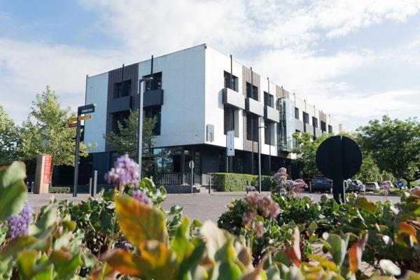 PRIME COMMERCIAL OFFICE SPACE TO LET | DEVONBOSCH, STELLENBOSCH

330 m2 Premium Retail ...