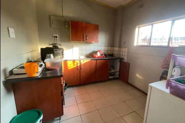 This Apartment is conveniently located near schools, shopping centers as well as public transportation and features the following ...