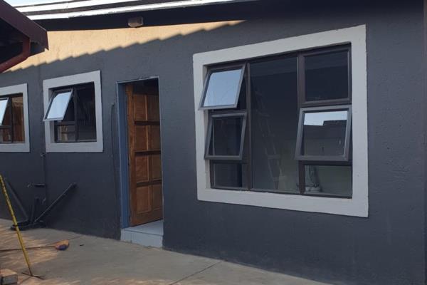 1 bedroom apartment for rental in temba unit D next to care center and sikhululekile ...