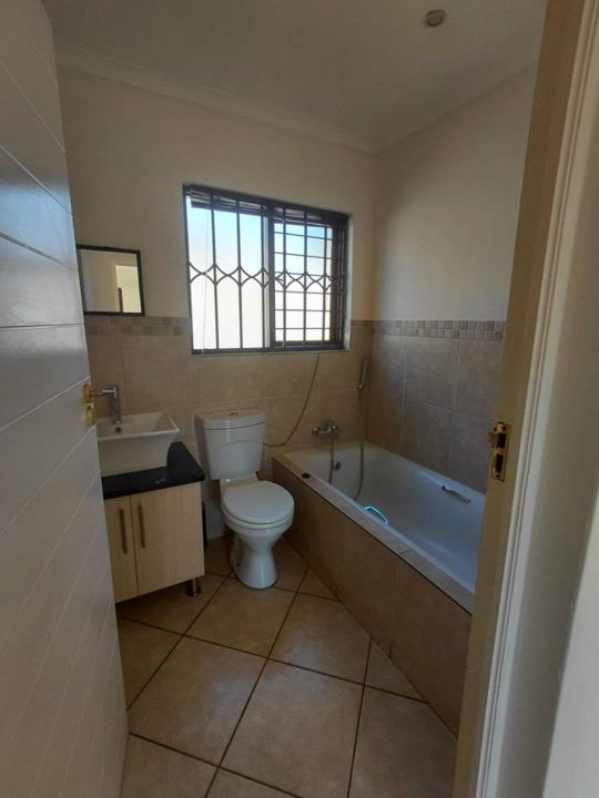 Listing number: P24-117517402, Image number: 3
