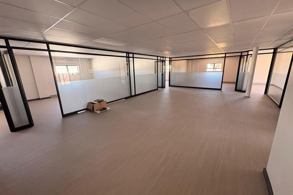 This 265m2 commercial space is available immediately on Schoonspruit Weg, Malmesbury ...