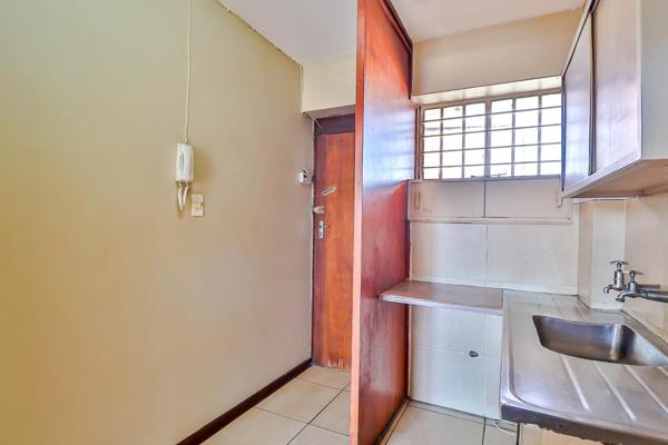 Secure Your Apartment in the Heart of Braamfontein’s Vibrant Hub

BUY YOUR APARTMENT ...