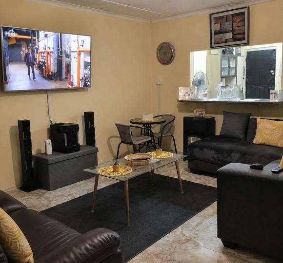 Listing number: P24-117519876, Image number: 3, lounge (edited pic)