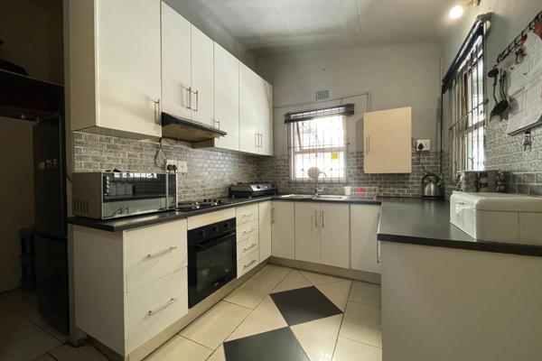 Icon Property Group proudly presents this cosy 3 bedroom house for sale in Eastridge , Mitchell’s Plain. 

Offers from R599 000 will ...