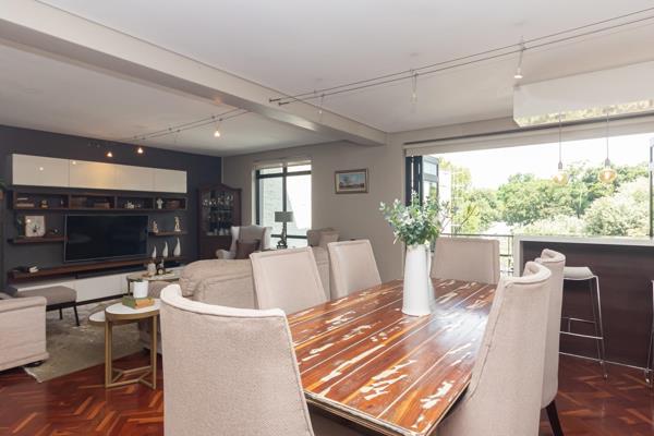 On Show this Sunday from 14:00 to 16:00 

Two levels, two balconies and a proven ...