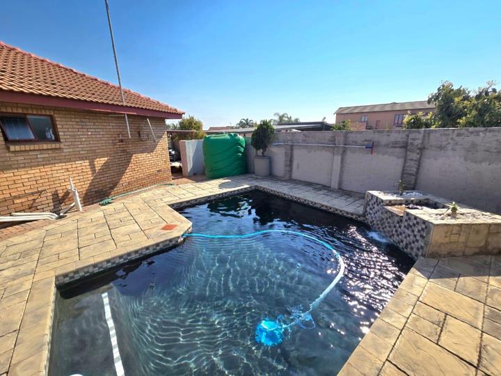 Listing number: P24-117523536, Image number: 2