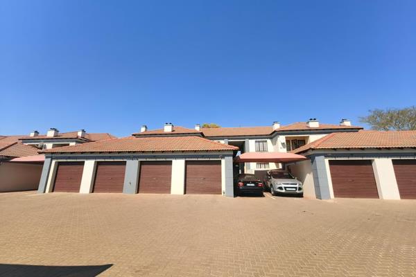 This charming 2-bedroom townhouse in Heatherview offers comfortable and convenient ground-floor living, making it an excellent choice ...