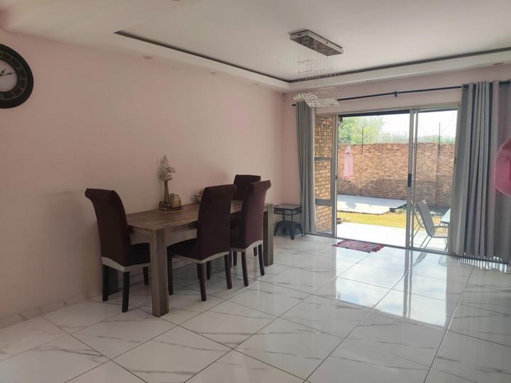 Listing number: P24-117528712, Image number: 2