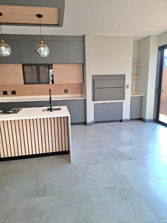 Listing number: P24-117528714, Image number: 3