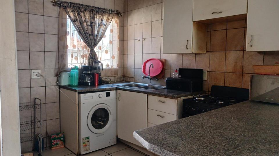 Listing number: P24-117601572, Image number: 2