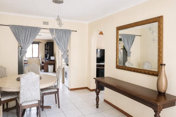 Situated in the heart of Panorama, this well-appointed family home offers generous living space, work-from-home options and a large ...