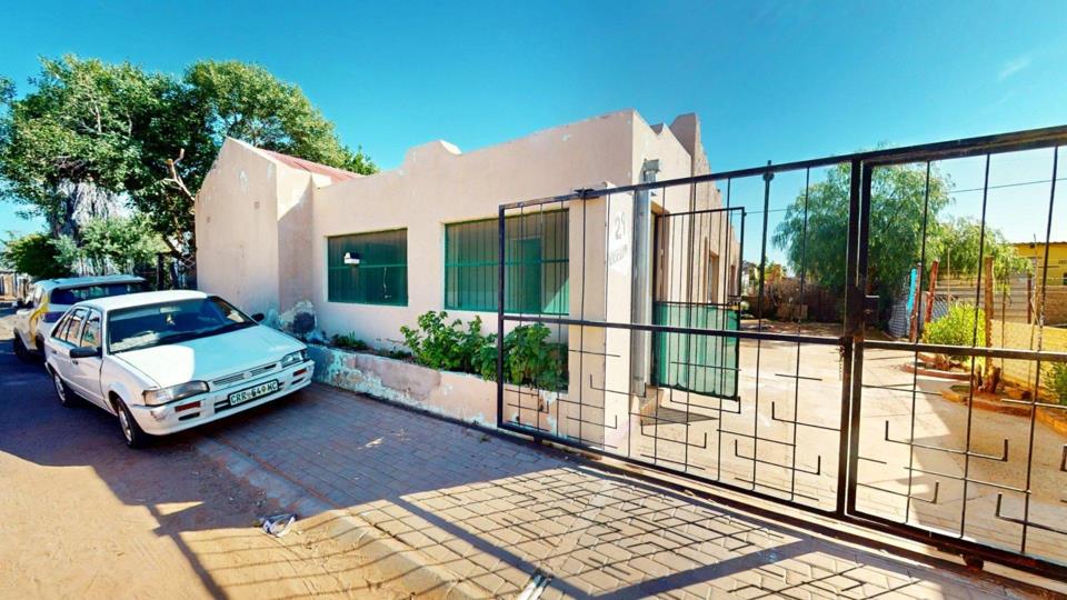 Listing number: P24-117532057, Image number: 2, Street vew