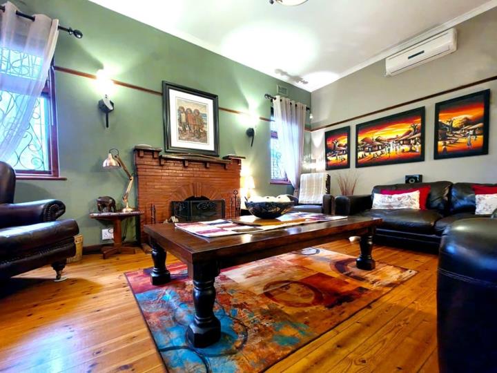 Listing number: P24-117535245, Image number: 2, Lounge with fireplace & AC