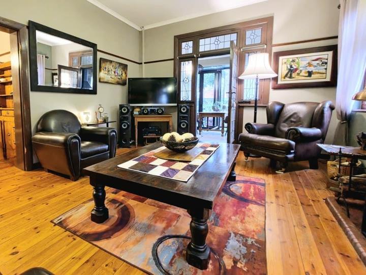 Listing number: P24-117535245, Image number: 3, Lounge with fireplace & AC