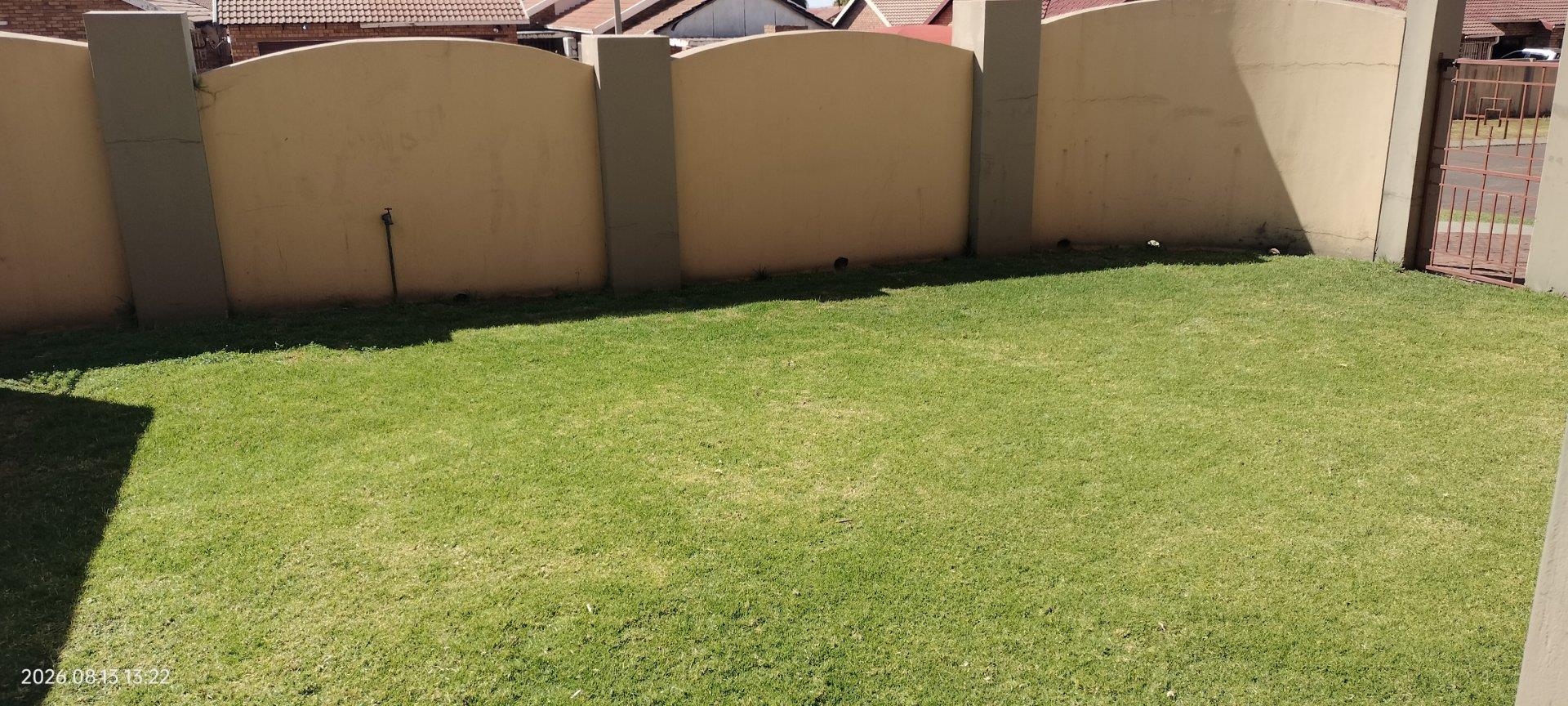 2 Bedroom Apartment / Flat to Rent in Reyno Ridge